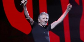 Roger Waters laat omstreden uniform in de kast in Frankfurt: ‘Ik voel het lijden dat de mensen in 1938 heeft getroffen’