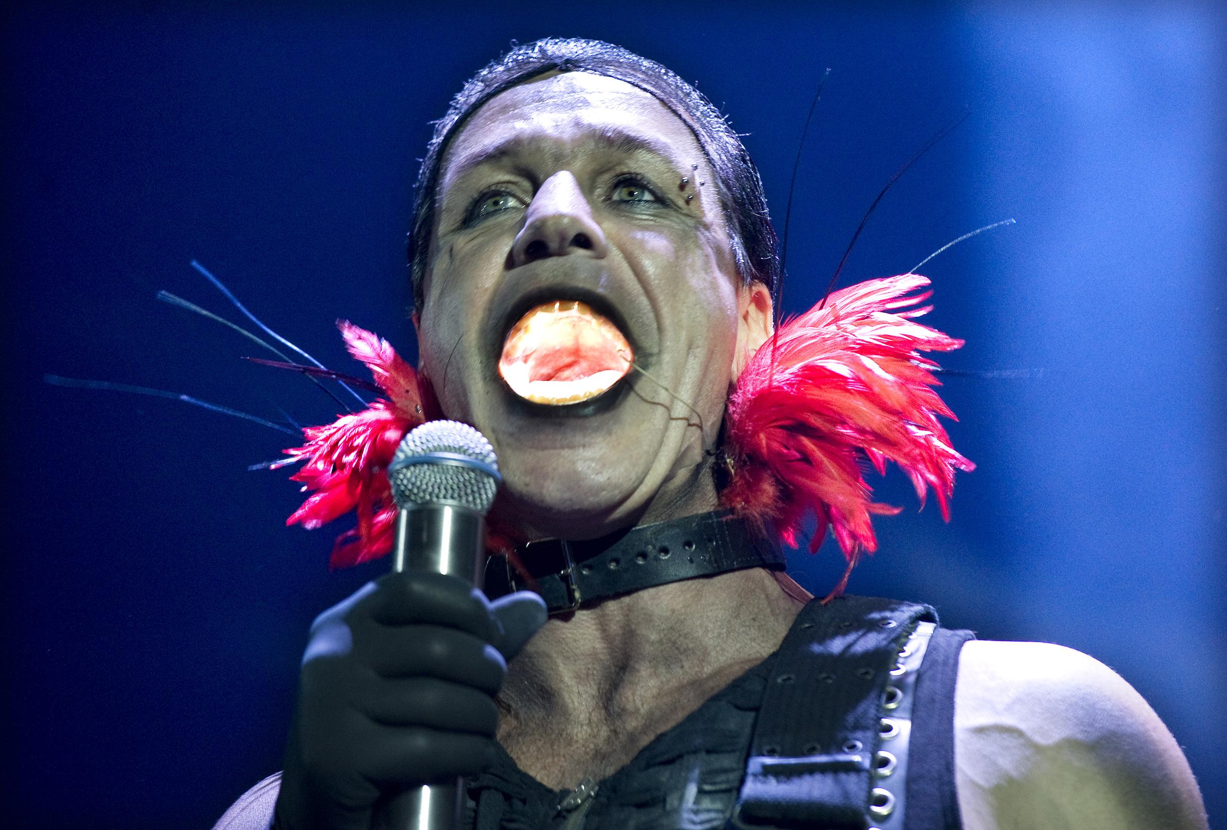 Is Till Lindemann van Rammstein het personage dat hij speelt? | De  Standaard Mobile