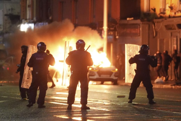 Onlusten in Dublin na steekpartij met vijf gewonden