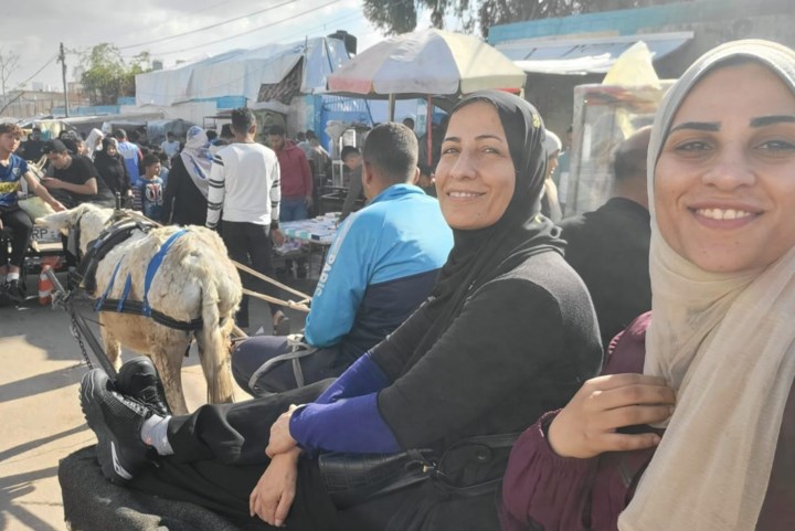 Belgische schrijfster op de vlucht in Gaza: ‘Een koffietje heeft mijn neef het leven gekost’