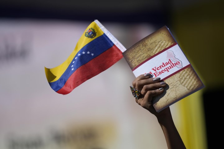 Venezolaanse president aast op deel van buurland Guyana