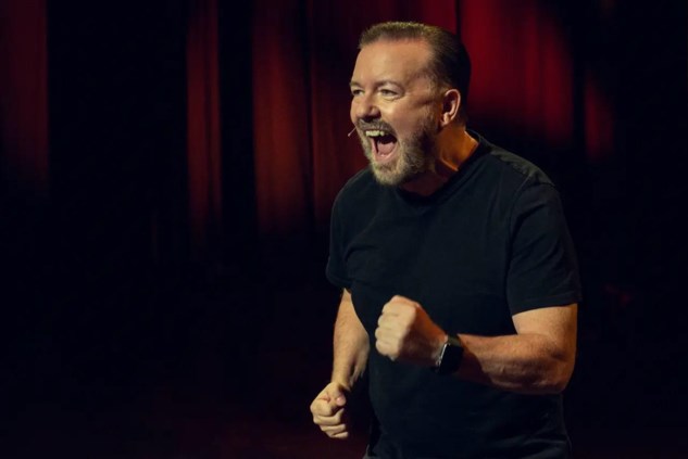 Ricky Gervais lacht in Netflix-show Armageddon met “alles wat hij niet meer mag zeggen” | De Standaard Mobile