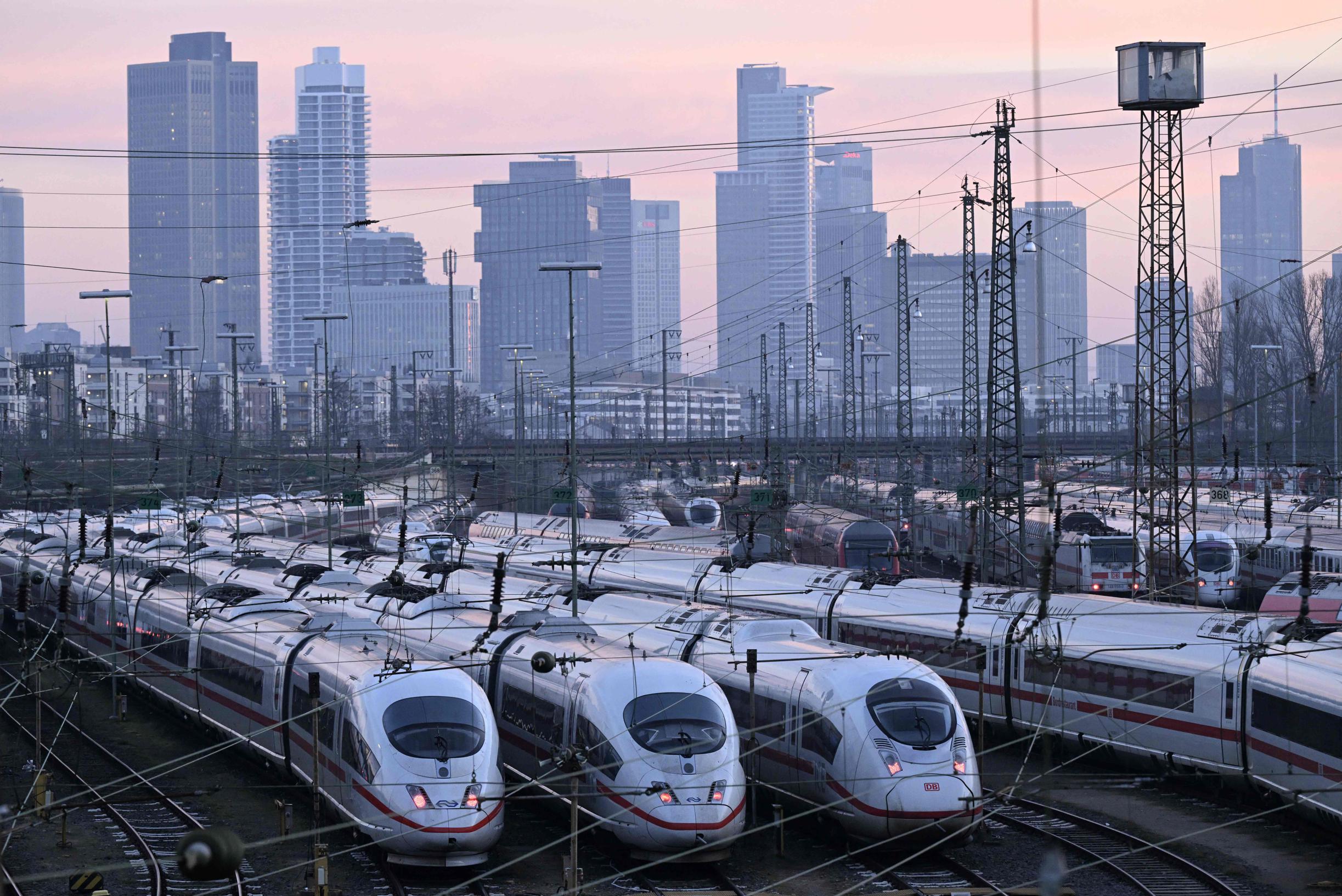 Zesdaagse Spoorstaking In Duitsland Wordt Voortijdig Beëindigd | De ...