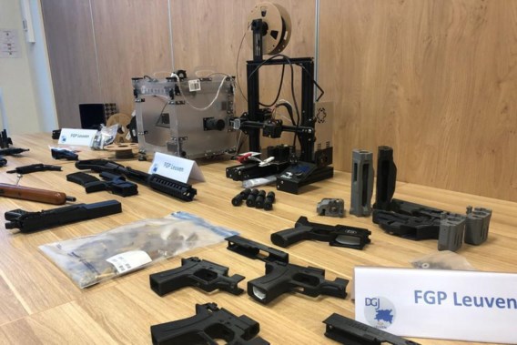 Two dealers in 3D-printed weapons arrested