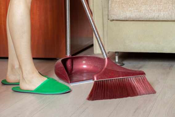 The government should not leave cleaning assistants to their fate