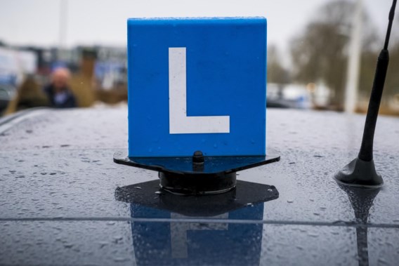 Driving training changes on March 1: longer practice period and mandatory training moment for supervisors