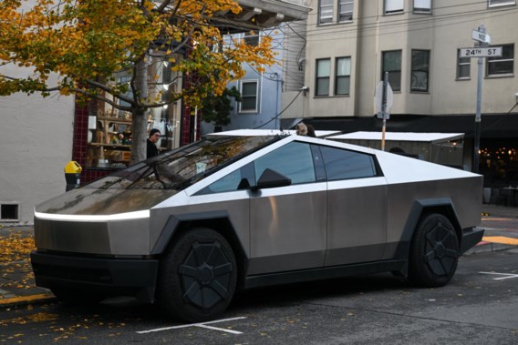 Futuristic Tesla made of stainless steel shows first signs of rust