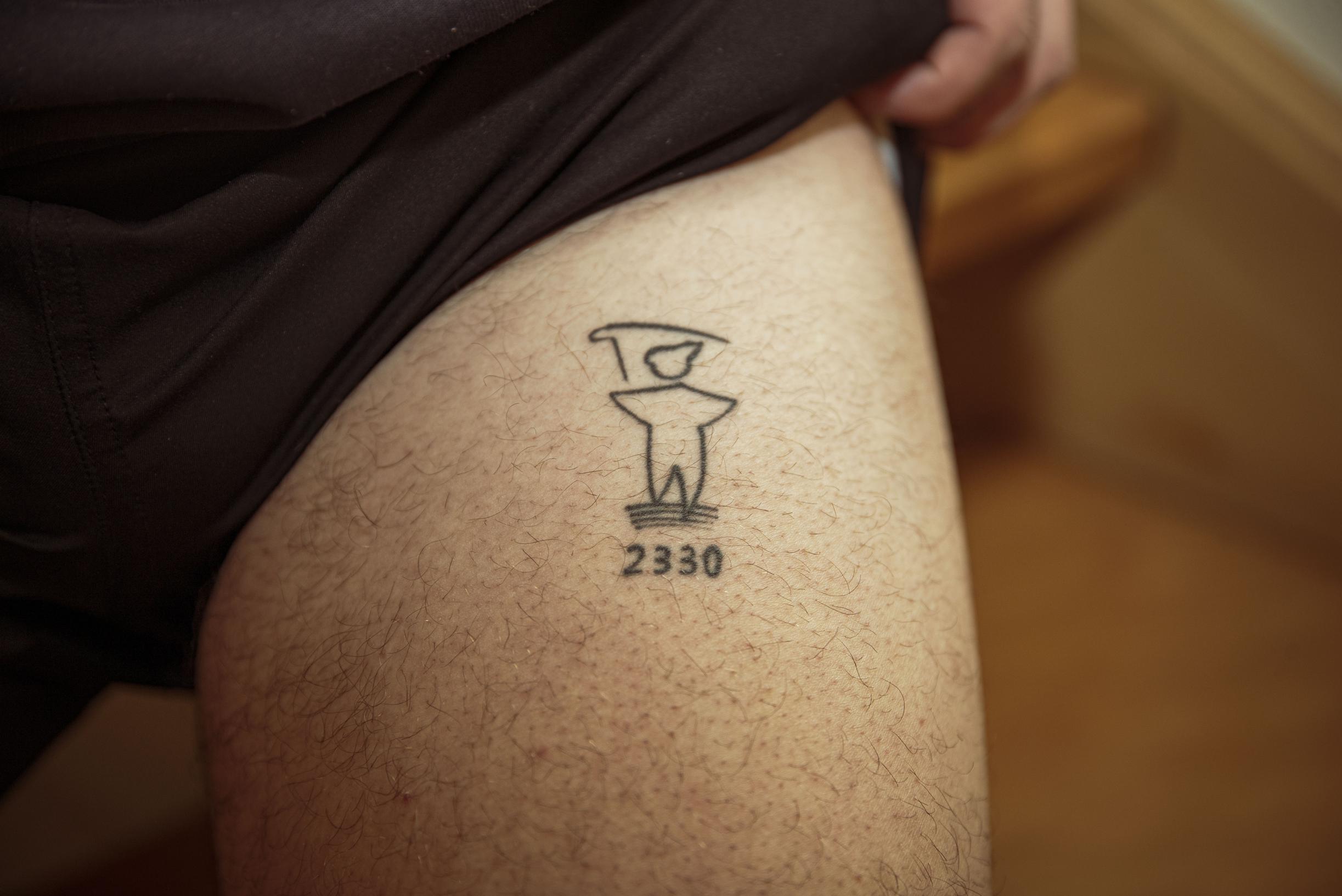 Jongeren in Merksplas zijn trots: “Ik heb mijn straatnaam op mijn billen  laten tatoeëren” | De Standaard Mobile