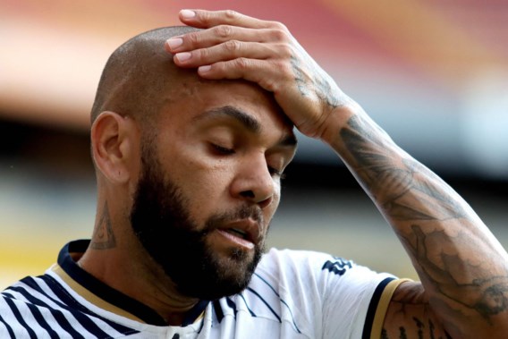 Former top footballer Dani Alves sentenced to 4.5 years in prison for rape