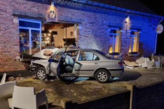 Several injured after car crashes into facade of brasserie