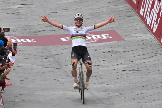 Very strong Lotte Kopecky takes care of everyone and wins the second Strade Bianche in three years