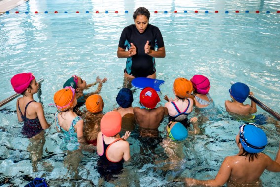 A quarter of schools are cutting back on swimming lessons: “Learning to swim is becoming a luxury for a huge group of children”