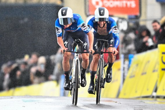 Eventful day for Evenepoel ends with an apology to ex-teammate Declercq