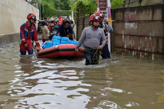 Floods on Indonesian island, death toll rises to 21