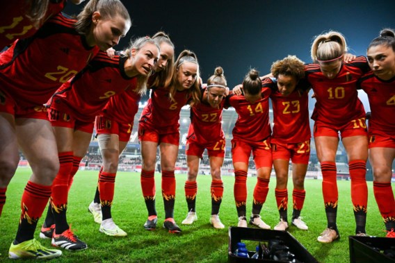 Football clubs must actively promote women’s football