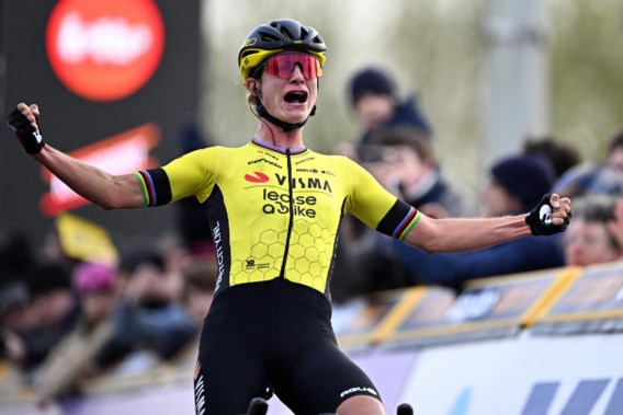 Lotte Kopecky impresses, but crafty Marianne Vos wins Dwars door Vlaanderen