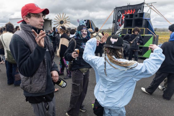 8,000 ravers take part in ‘free party’ on runway in Brittany