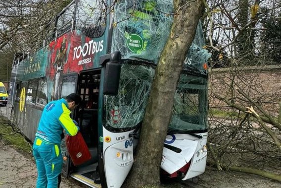 Two seriously injured in accident with tourist bus in Brussels