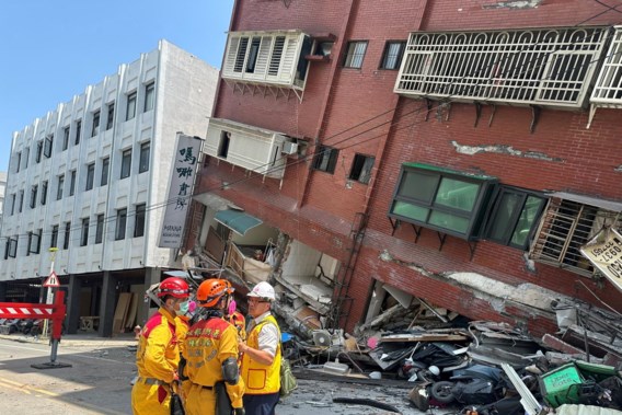 Nine dead, 900 injured and fifty people still missing after major earthquake in Taiwan