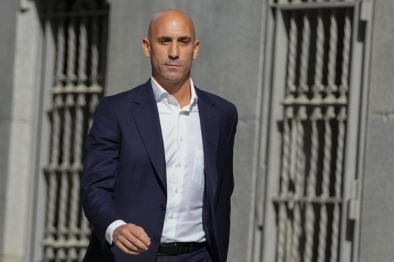 Luis Rubiales arrested at Madrid airport