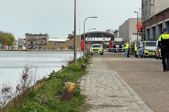 Boy (2) taken to hospital in critical condition after falling in Antwerp’s Lobroekdok