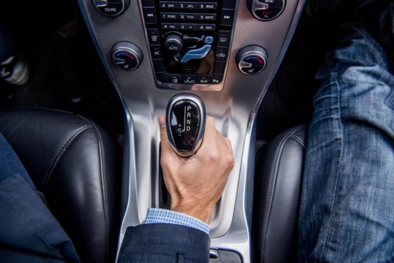 End of manual transmission?  Seven out of ten new cars are automatic