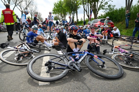 Amstel Gold for women neutralized for a long time due to accident, men’s course also shortened