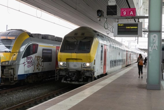 Train conductor does not let train leave during morning rush hour because it is too full