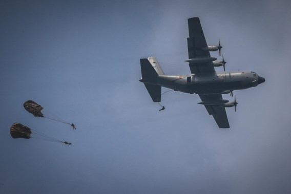 Dutch soldier injured after failed parachute jump in Diest