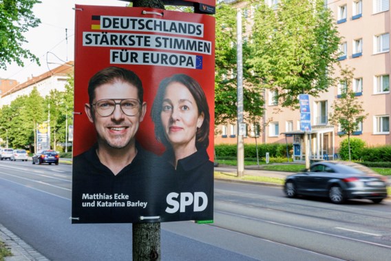 Die Polizei vermutet, dass ein deutscher Politiker von rechtsextremen Mitgliedern angegriffen wurde
