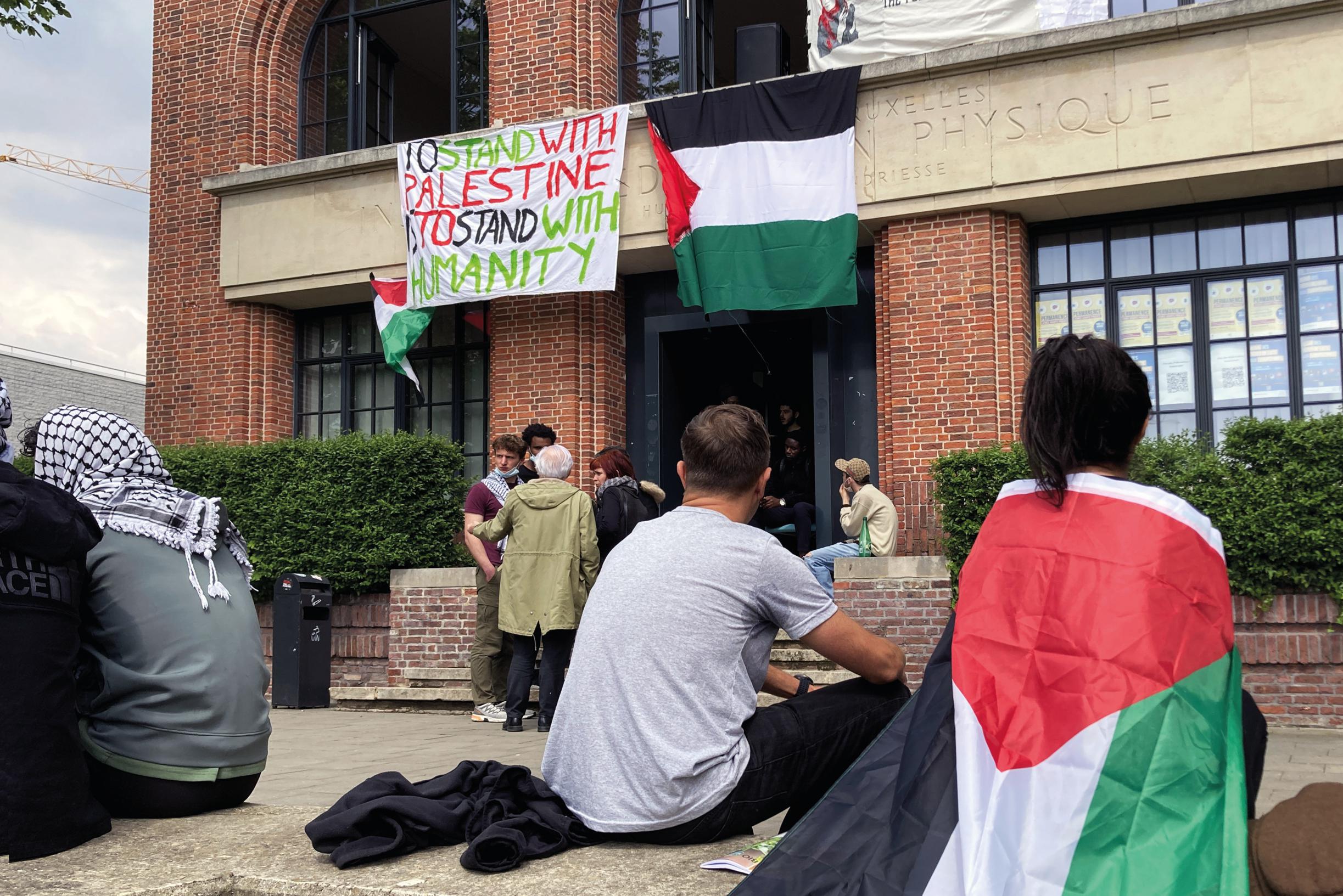 ULB Gaat Klacht Indienen Na Melding Van Geweld Tijdens Pro-Palestijnse ...