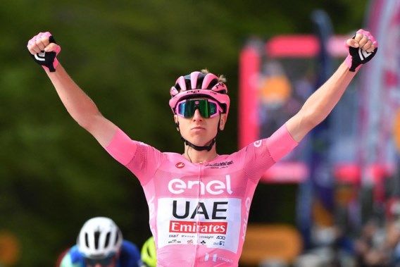 Third stage victory in the Giro for Tadej Pogacar