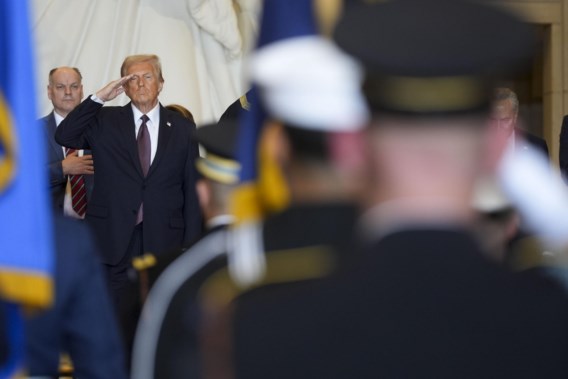 Trump neemt wraak bij Justitie en duwt trans militairen "weer in de kast"