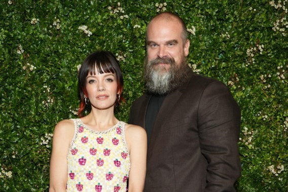 莉莉·艾伦（Lily Allen）和戴维·港（David Harbour）之间以及杀手迈克（Killer Mike）与安全