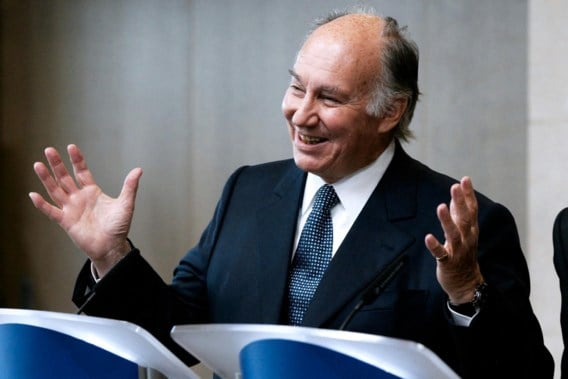 De Aga Khan laveerde tussen de moskee en de beau monde